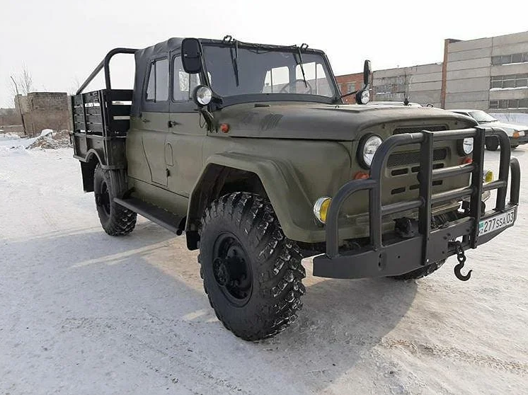 Unusual SUV for the Ministry of Defense